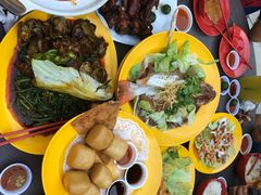 -东海岸人工湖美食村