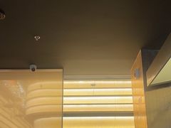 -钱小奴海鲜自助黑金店(杭州滨江龙湖店)
