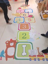 -爱婴室(上海浦建路店)