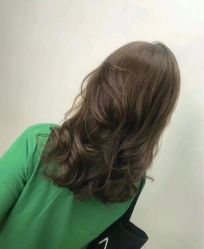 -侨治发型
