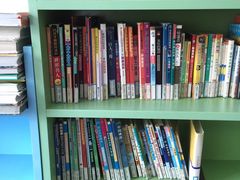 -漕河泾街道图书馆(漕河泾社区文化活动中心店)