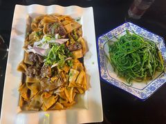 -壹阁胡羊焖饼(特色小吃街店)
