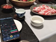 -红鼎豆捞·非遗鲍皇汤火锅(宝丰路店)