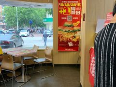 -华莱士·全鸡汉堡(财经学院店)