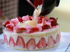 草莓慕斯-杜勒瓦Cake&More 蛋糕派对定制