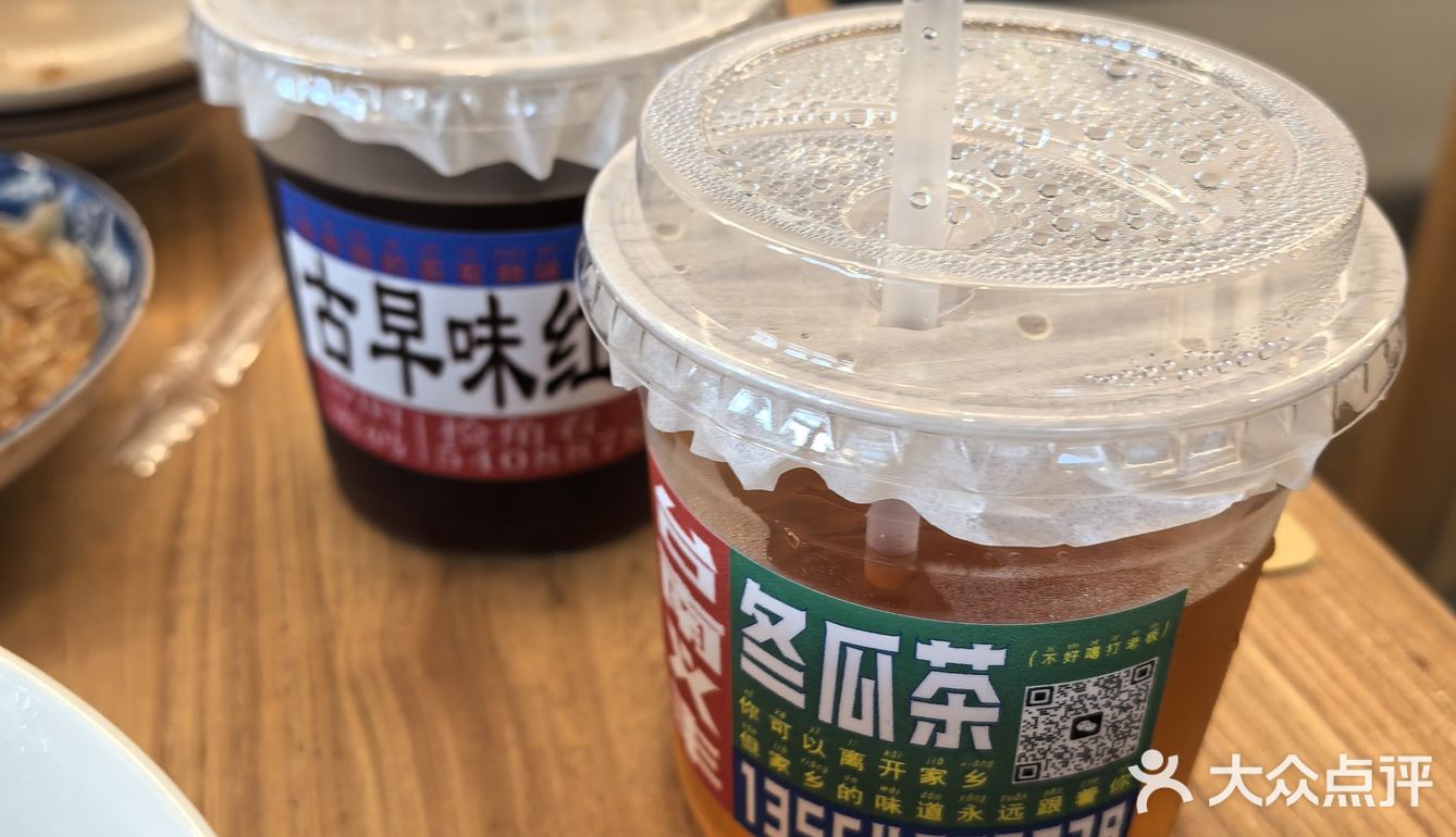 东西也好吃，尤其喜欢卤肉饭和蒜泥鲜蚵