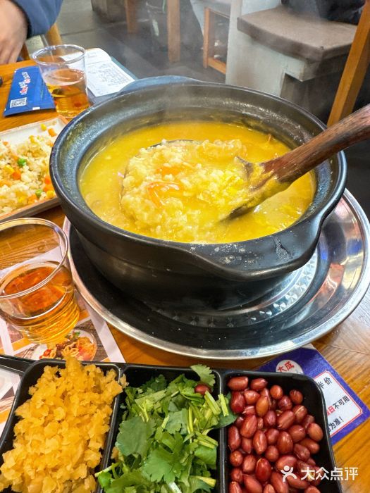 大成海鲜烧烤·小龙虾(七宝店)花胶鸡汤海鲜粥图片