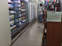 -全家便利店(东直门店)
