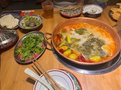 -洱火云南酸菜牛肉火锅(石景山当代商城店)