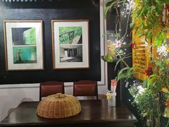 -Cuc Gach Quan Restaurant