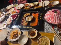 -老牌坊云南鱼豆花火锅(哈西万达店)