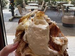 -VERIE BAKEHOUSE
