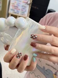 -芊屿芊浔美甲