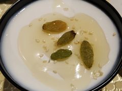 手工自制酸奶-巴扎美食·新疆菜·西域歌舞表演餐厅(新疆大厦店)
