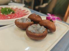 鲜冬菇酿虾滑-喜聚薈·花膠雞海鮮火鍋(越秀店)