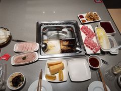 -海底捞火锅(曹安公路店)
