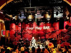 -FOUR PLAY BAR