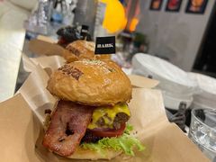 美式经典牛肉汉堡-shark burger·鲨鱼汉堡(交子大道店)