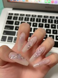 -U+nail优加专业美甲美睫