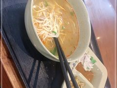 -亮亮面馆(经六路店)