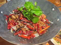 -菌自由丨野生菌火锅特色庭院餐厅(丽江古城店)