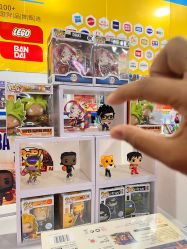 -逝水玩具折扣店