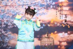 点击看大图 -后宫·古装汉服京剧儿童亲子全家福摄影