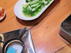 -帅巴人舅母子腊蹄民俗村