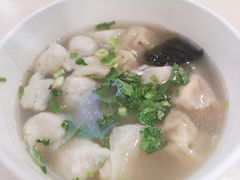 鱼丸鲜肉馄饨-手劲鱼丸馄饨铺(哈一百店)