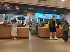 -麦当劳(上海虹桥站30B检票口楼上)