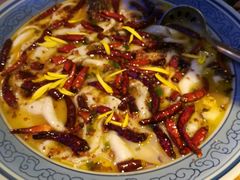 麻辣酸菜鲈鱼-鱼库·不仅是一家烤鱼店(车公庙店)