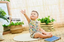 -憨大叔摄影馆80店连锁(诸暨店)