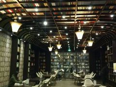 -钟书阁(松江泰晤士小镇店)