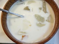 -志龙皇冠吃货椰子铺