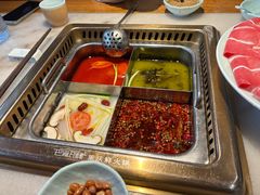 -巴渝瓦肆重庆鲜火锅(宝龙环湖店)