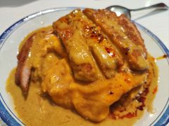 辣咖喱滑蛋猪扒饭-食运茶餐厅(文化宫店)