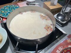 -尚尚仙·酸汤猪手·猪肚鸡火锅(华联万柳购物中心店)