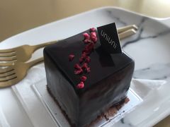 -UNI UNI(环亚凯瑟琳店)