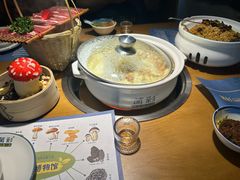 -菌彩云南野生菌火锅(万达广场店)