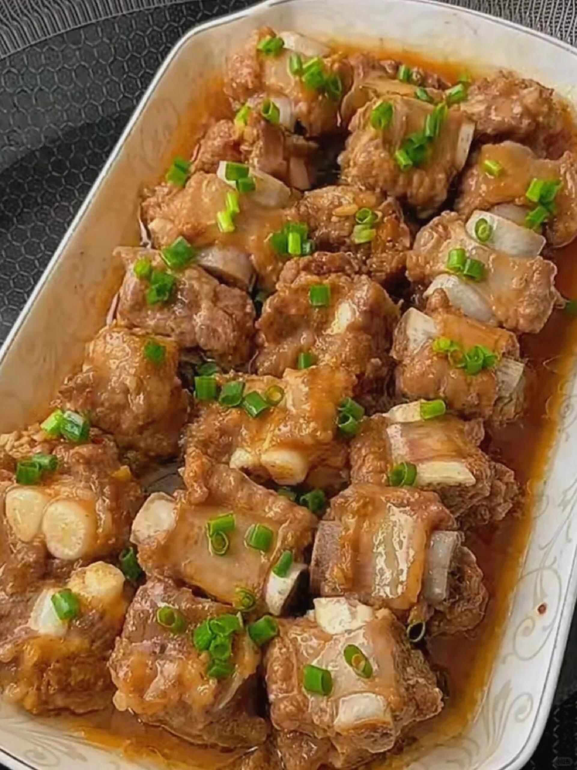 妈妈教我做的蒜香排骨!连吃三大碗饭