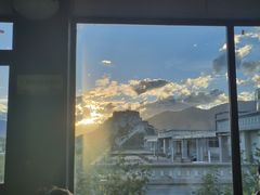 -平措康桑·和牛自助观景餐厅(布达拉宫店)
