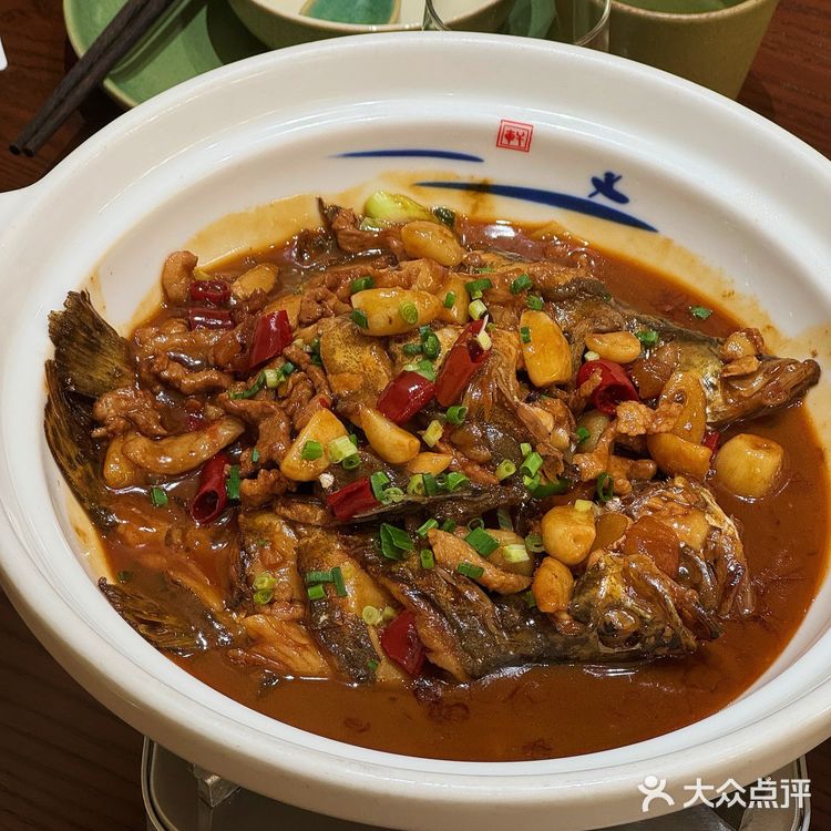 这家的腊味锅巴饭真的🈶被香到！