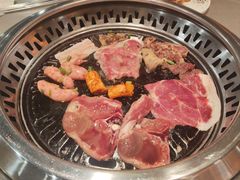 -黑金·寻焰自助百汇·烤肉·火锅(中街店)