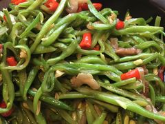 -红栌温泉山庄生态美食餐厅