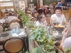大堂-醉美东江·三文鱼·烧鸡公