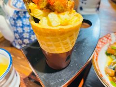 脆筒芒果鹅肝手卷-熊藏居酒屋(kkone店)