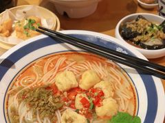 -霸蛮湖南菜·牛肉粉(荣京西街店)