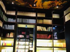 -钟书阁(松江泰晤士小镇店)