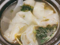 蟹粉小馄饨-馋三尺蟹粉小笼(人民广场店)