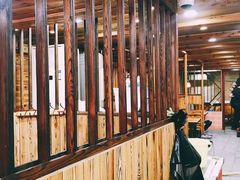 大堂-老东镇啤酒屋海鲜加工·蒸汽海鲜·海鲜烧烤(台东店)